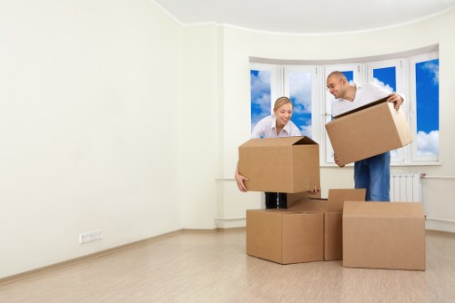 Residential and commercial packing boxes for Edgware properties